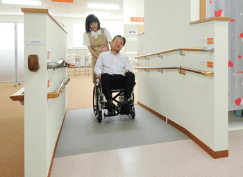 車椅子での昇降の困難さを確認（①）